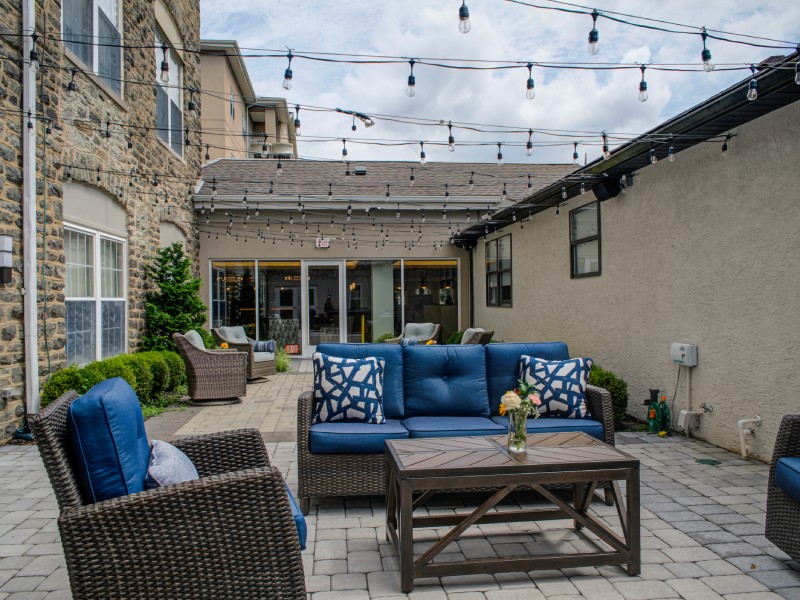 Wesley Enhance Living Upper Moreland, Copy Of Courtyard_1_seating_sitting_upper_moreland_wesley_enhanced_living_senior_assisted_living_communities.jpg