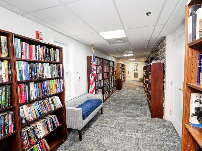Wesley Enhance Living Upper Moreland, Copy Of Library_1_upper_moreland_wesley_enhanced_living_senior_assisted_living_communities.jpg